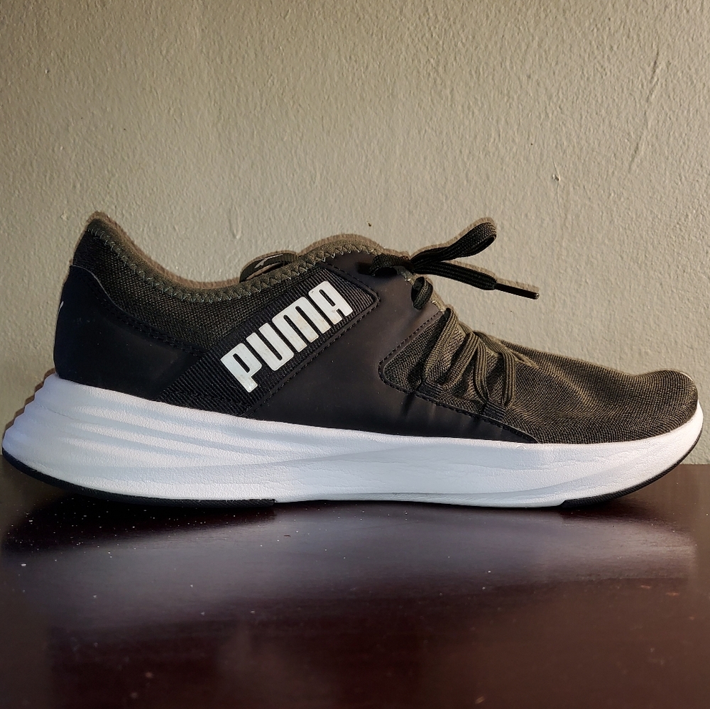 Puma tennis shoes